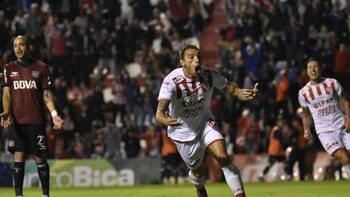 Unión goleó a Talleres y