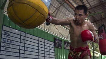Wanheng Menayothi, boxeador tailandés que