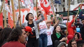 Manifestantes de la Izquierda en