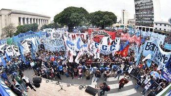 Los movimientos sociales anunciaron una