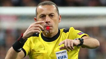 Cüneyt Cakir quedó en el