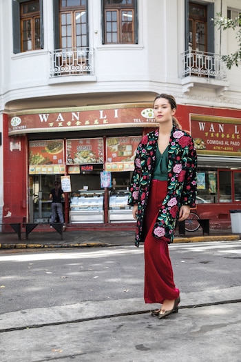 Tapado 7/8 con flores bordadas