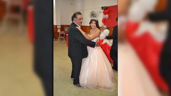 Lourdes mientras baila el vals