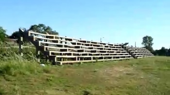 Graderias del Club Cerro Corá, en Paraguay. El estado de los estadios y terrenos de juego están en condiciones deplorables en muchos de los clubes que disputarán el torneo oficial
