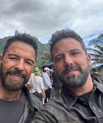 Ben Affleck (derecha) se toma