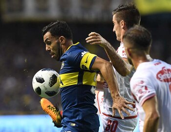 Carlos Tevez frente a Unión,