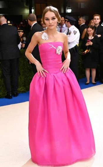 Lily Rose Depp, una de