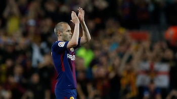 (AP) Andrés Iniesta está disputando