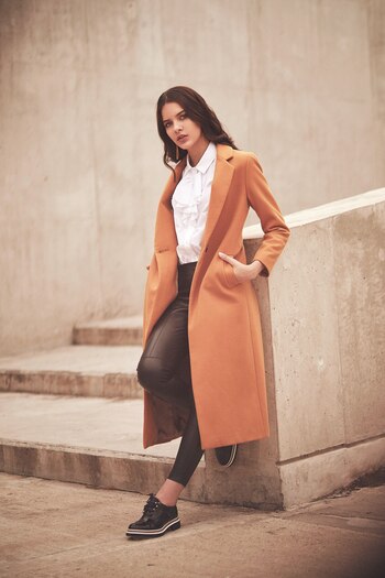 Tapado largo y leggings engomadas