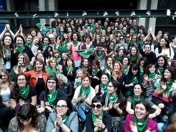 El 7 de mayo, más de 600 periodistas firmaron a favor del proyecto de interrupción voluntaria del embarazo