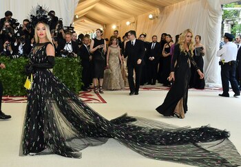 Rita Ora en Prada. (AFP)