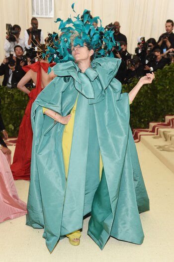 Frances McDormand un look vanguardista de alta costura de Valentino