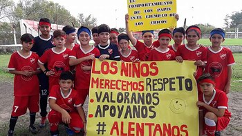 (Twitter: @CammiSena)