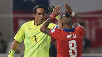 Claudio Bravo y Arturo Vidal