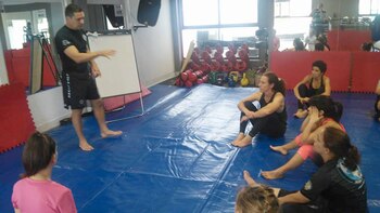 Las alumnas entrenan sábado por