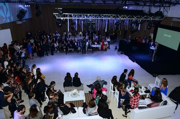 Salón lleno Figueroa 5500 con