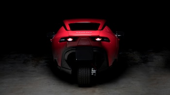 Tiene tres ruedas, podrá acelerar