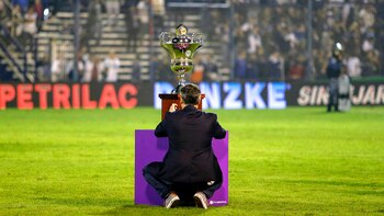 El trofeo de la Superliga,