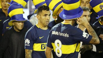 Carlos Tevez anoche festejó el