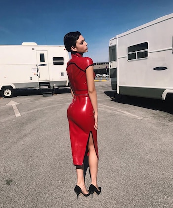 Úrsula Corberó como la asesina