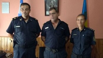 El subcomisario Emiliano Sparaino (izquierda),