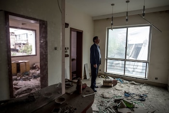 Chen Guoxing posing en el