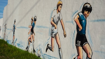 Los defensores ingleses le toman