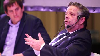 El ministro de Salud Adolfo