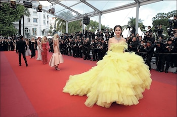 Araya Hargate, vaporosa según Giambattista Valli Haute Couture.