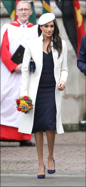 Vestido midi con abrigo, una
