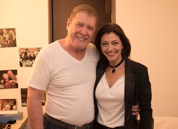 Nancy Anka visitó a Arturo Puig, con quien trabajó en ‘Grande Pa’ en camarines después de ver ‘El vestidor’