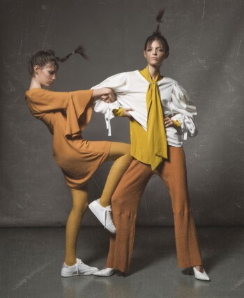 Camisa con lazo (Carmela Achaval),