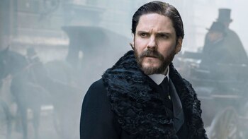 Daniel Brühl, como el Dr.