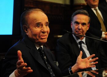 El ex presidente Menem lanzó