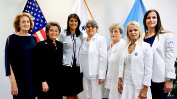 Nikki Haley, con las Damas