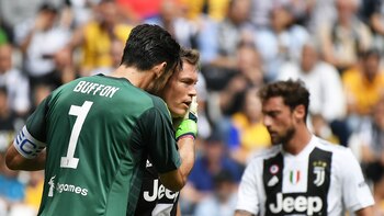 Buffon (40 años) se despidió