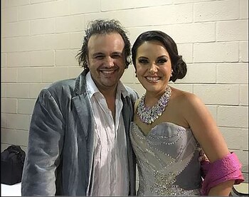 Junto a la reconocida soprano