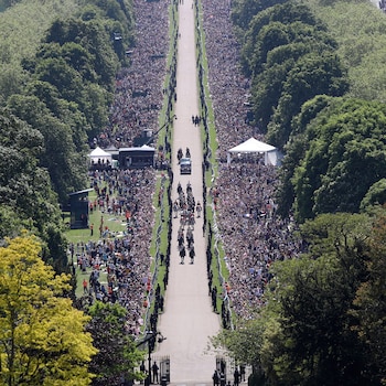 Una imagen aérea del cortejo