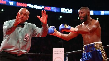 Badou le pidió disculpas tras golpearlo sin intención