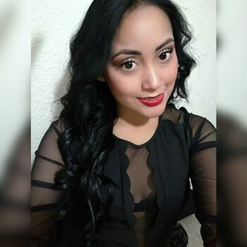 La sobrecargo Daniela Ríos (Facebook)