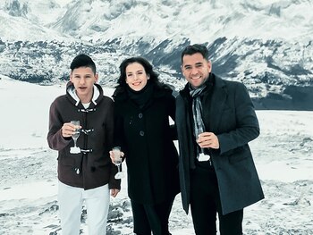 En brindis entre Mercedes Funes,