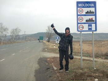 Juan Pablo Villarino junto a