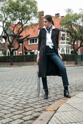 Trench impermeable ($ 6.500, Uma),