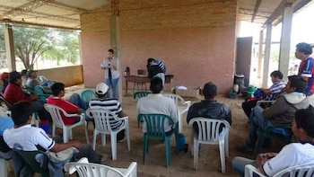 Reunión con ayoreos de Campo