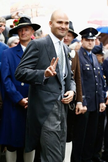 Alberto II estudió económicas y