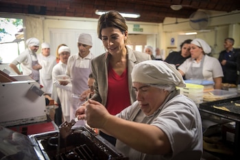 Juliana Awada sigue atenta el