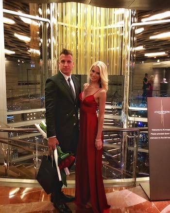 Maxi López y Daniela en el restaurante más alto del mundo, At.Mosphere en Dubai