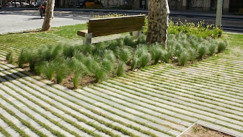 Un “pavimiento permeable”, en Barcelona