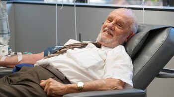 James Harrison, de 81 años,