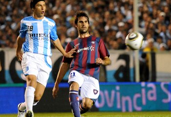 El mediocampista se retiró en